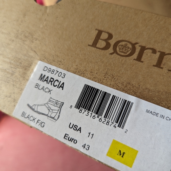 NIB Born Marcia Black Strappy Sandals Boho Chic Gladiator Leather 11 Bed Stu - Picture 2 of 2